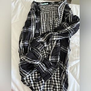 Size Lrg Maurice’s high-low flannel